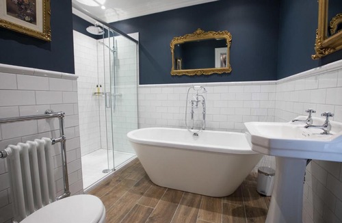 Londonderry Hotel | Bishop's Gate Hotel