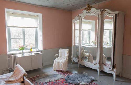 Balsta Bed & Breakfast | Biskops Arnö