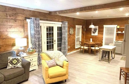 Searcy House | Bison Hall 3, no cleaning fee. 1 block from Harding