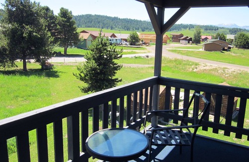 Horse Butte Condo | Bison Hideaway Condo - fully updated, warm & inviting Yellowstone Retreat for 2