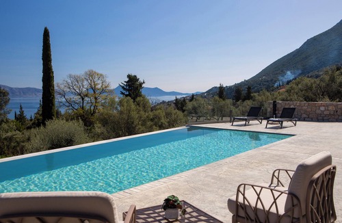 Spanokhorion Villa | BITTER ALMOND TREES VILLAS - Stylish villa, sea views 1000m from Nikiana & Beach