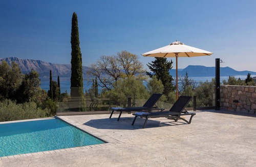 Spanokhorion Villa | BITTER ALMOND TREES VILLAS - Stylish villa, sea views 1000m from Nikiana & Beach