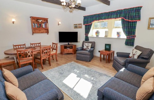 Akeld House | Bizzie Lizzie
