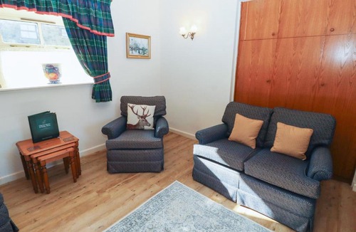 Akeld House | Bizzie Lizzie
