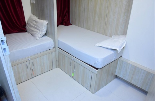 Bandra East Hostel | BKC Corporate Hostel