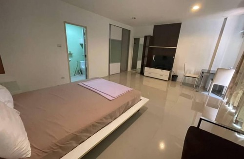 Bang Na Hostel | BKK TEAK