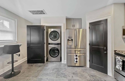 Enderly Park House | Black and white chic retreat