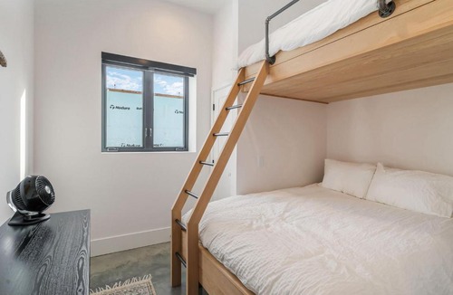 Courtenay Ski Chalet | Black Arrow Chalet