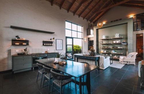 Gansbaai Villa | Black Barn At Romansbaai