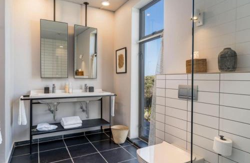 Gansbaai Villa | Black Barn At Romansbaai