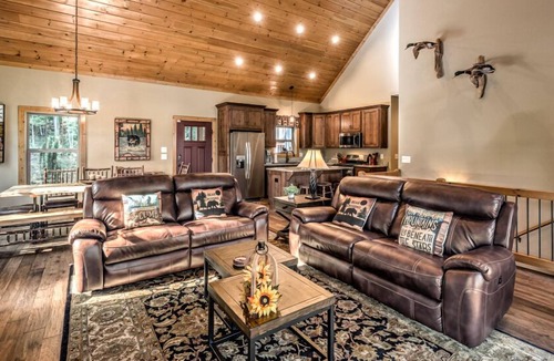 Foxfire Estates Cabin | Black Bear Falls - Big Views Just Minutes from Town