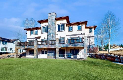 Gypsum House | Black Bear Lodge