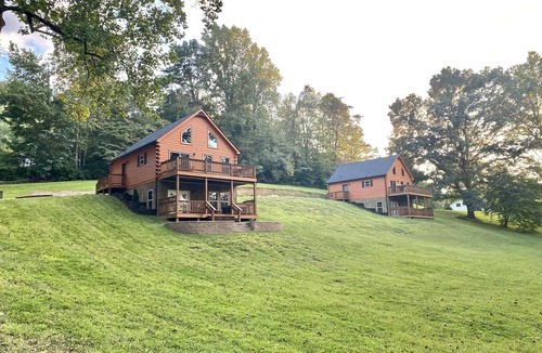 Townsend Cabin | Black Bear Retreat 2Bed 2Bath Cabin Peaceful Retreat