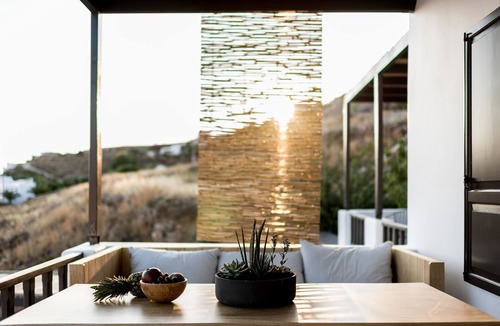 Agios Ioannis Apartment | Black Cactus