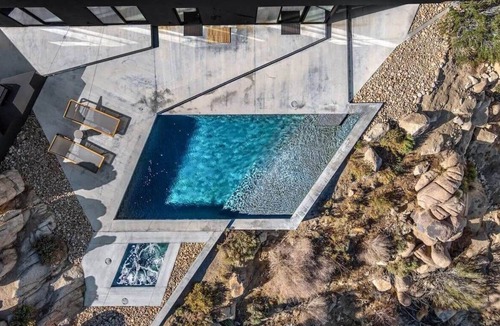 Yucca Valley House | Black Desert House ft in Architectural Digest