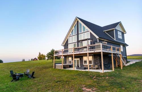Canaan Valley House | Black Diamond by MasonTyler