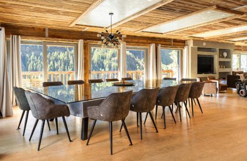 Les Brevieres Ski Chalet | Black Diamond - Chalet Tango
