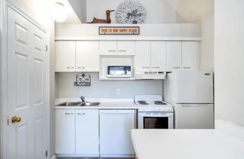 Craigleith House | Black Diamond Retreat - Pool Hot Tub & Shuttle