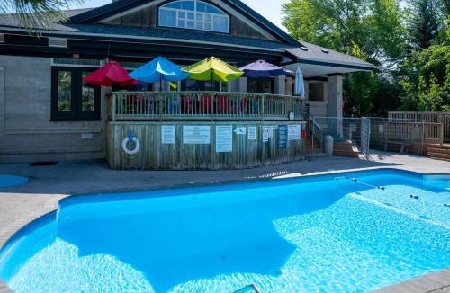 Craigleith House | Black Diamond Retreat - Pool Hot Tub & Shuttle