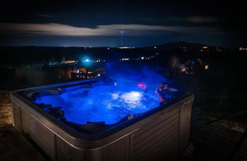 Mosfellsbaer Villa | Black Diamond Villa