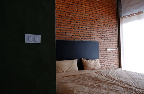 Phunphin Hotel | Black Elephant Boutique