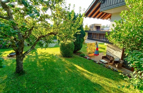 Unteriflingen Condo | Black Forest vacation apartment with terrace & parking space