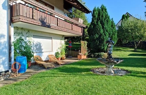 Unteriflingen Condo | Black Forest vacation apartment with terrace & parking space