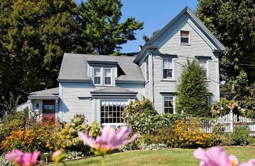Topsham Bed & Breakfast | Black Lantern B&B