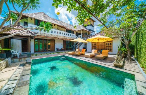 Batu Bolong Hostel | Black Pearl Hostel