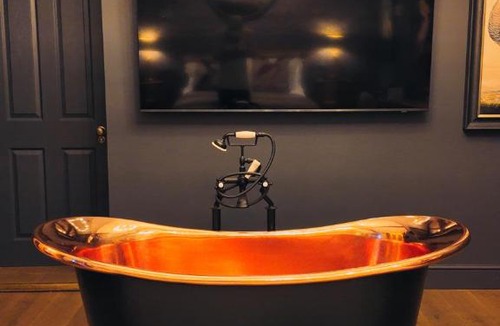 Croston Hotel | Black Rabbit