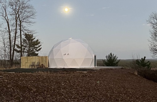 Black River Falls RV Rental | Black River Falls Glamping Dome 1