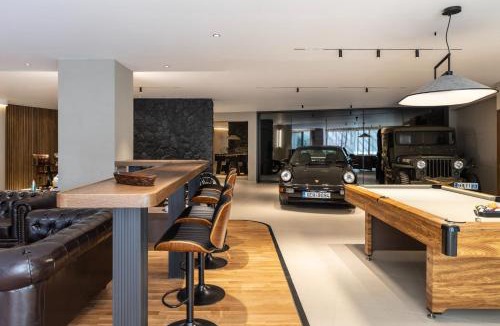 Glyfada Villa | Black Rock Villa