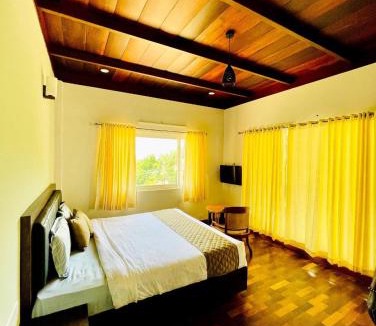 Chinnakanal House | Black stone