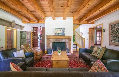Milton House | Black Walnut Tree Farm: Farmhouse on 50 Acres