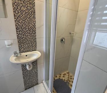 Trawal House | Black & White Guest House