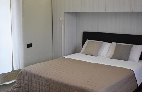 Cairate Apartment | Black & White - My Place Malpensa