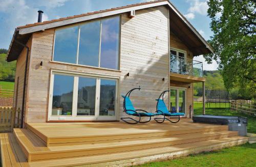 Cullompton House | Blackdown Views - New 6 Bedroom Eco House
