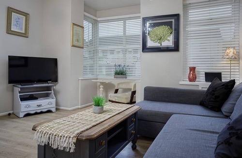 Blackpool Town Center Apartment | Blackpool Abode - Hornby Apartment Ground Floor