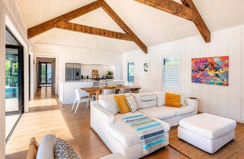 Blackpool House | Blackpool Boathouse - Walk to Oneroa