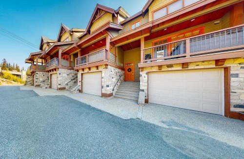 Big White Ski Resort House | Blacksmith Lodge 4