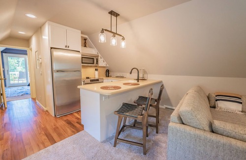 Niles House | Blacksmith Lodge: Elegance & Charm on The Morris EstatenNiles, Michigan
