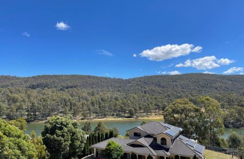 Blackstone Heights House | Blackstone Lakeside 4 Bedrooms 2 Bathrooms