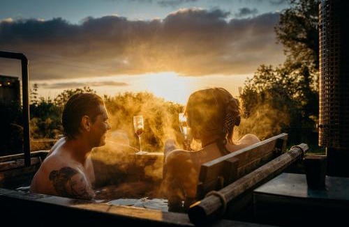 Lifton Apartment | Blatchford Briar - Award Winning Private Shephards Huts with their own Secluded Hot Tubs