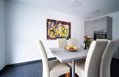Rhein-Erft-Kreis District Apartment | Blauer Stein - Echo bl7a-haus