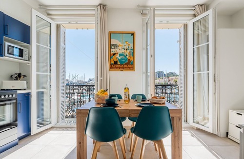 La Ciotat Apartment | Blaveja. Bright & modern apartment. Sea view. AC.