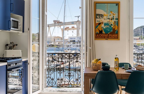 La Ciotat Apartment | Blaveja. Bright & modern apartment. Sea view. AC.