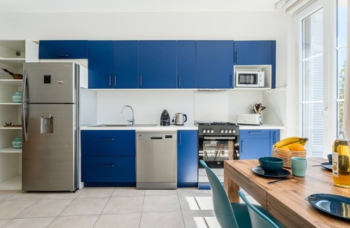 La Ciotat Apartment | Blaveja. Bright & modern apartment. Sea view. AC.