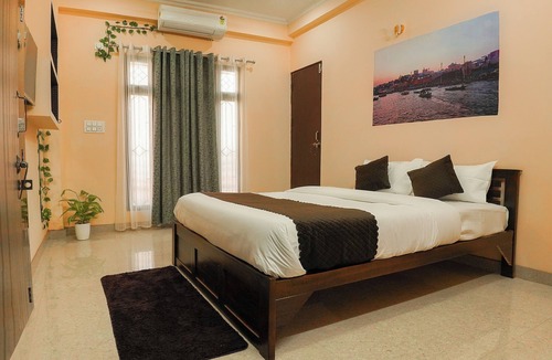 Varanasi House | Blenzo Hideaway Kashi 4BHK Near Banaras Station with Kitchen , WiFi & Parking