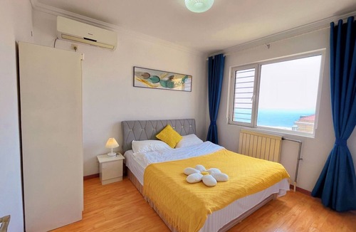 Huangdao Hotel | Blessed Family Seaview Apartment 2-903