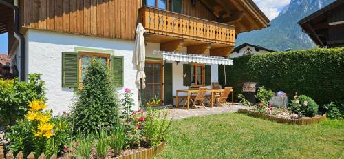Mittenwald House | Bletschers Hoamat